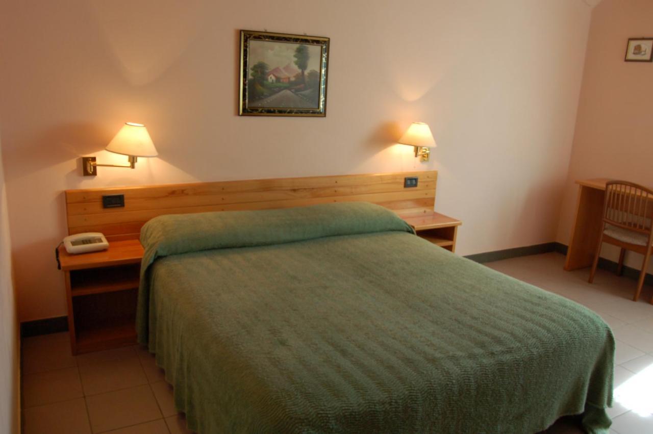 Hotel Lo Sciatore Cotronei Exterior photo