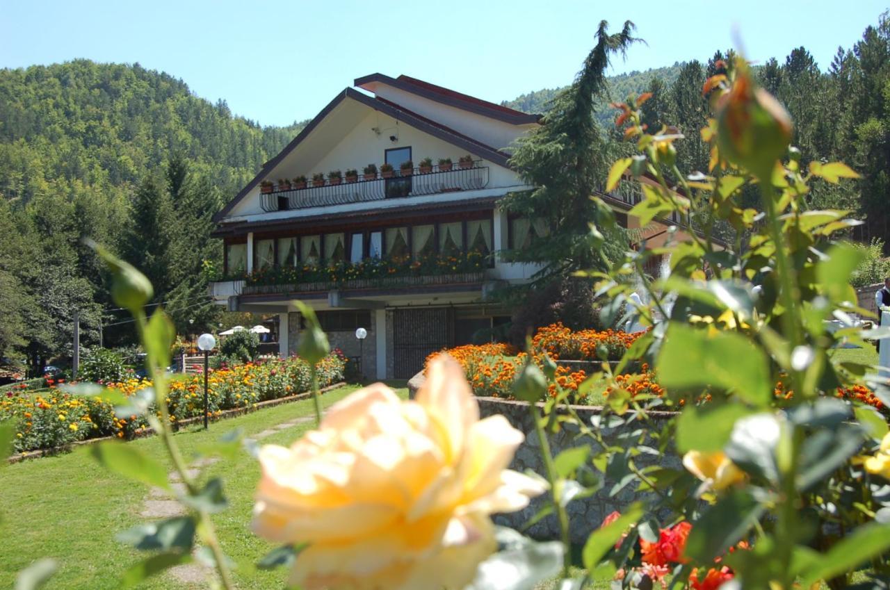 Hotel Lo Sciatore Cotronei Exterior photo
