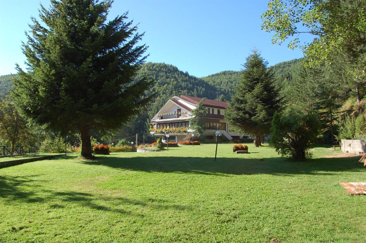Hotel Lo Sciatore Cotronei Exterior photo