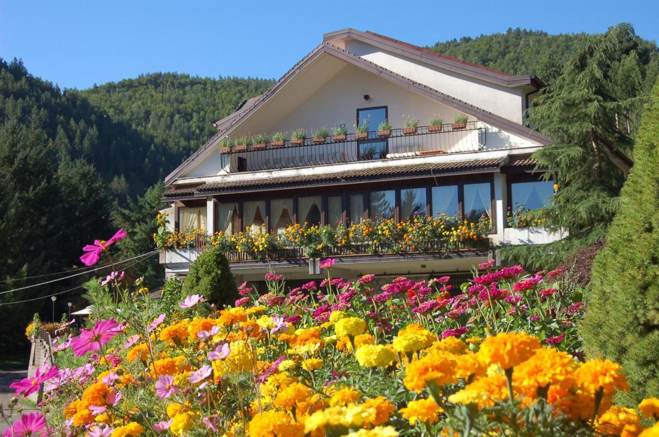 Hotel Lo Sciatore Cotronei Exterior photo